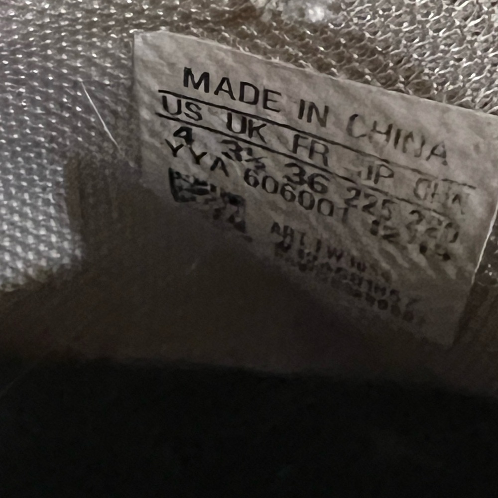 Football cleats - Picture 2 of 7